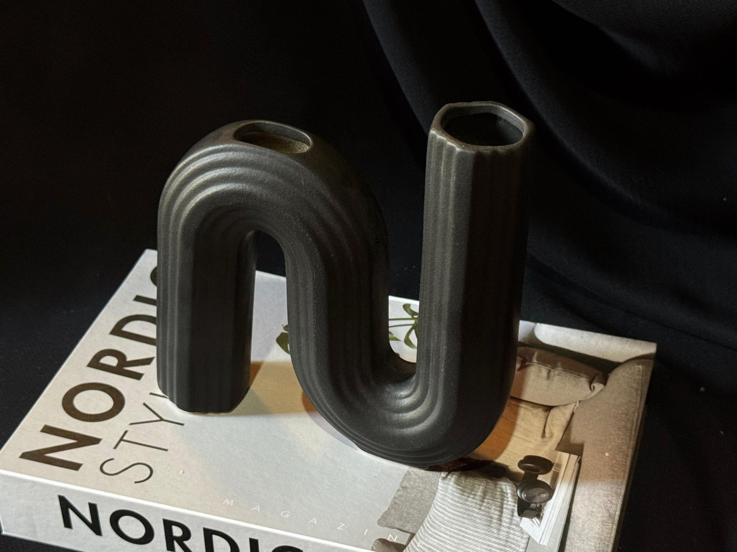Modern S-Shape Ceramic Vase – Elegant Decorative Centerpiece for Home & Office