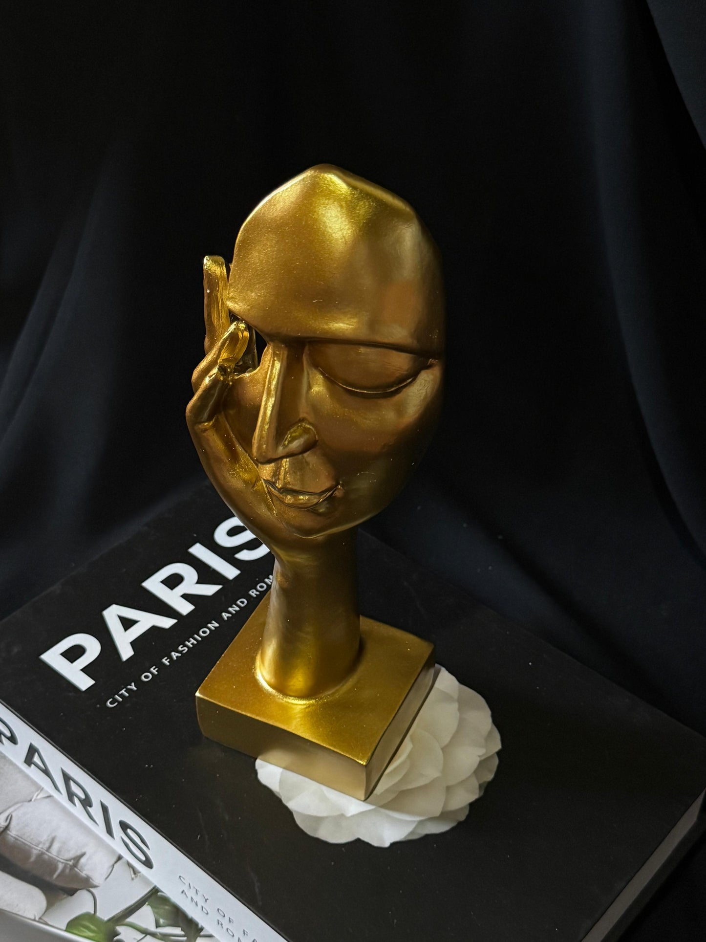 Women Face Art Statue