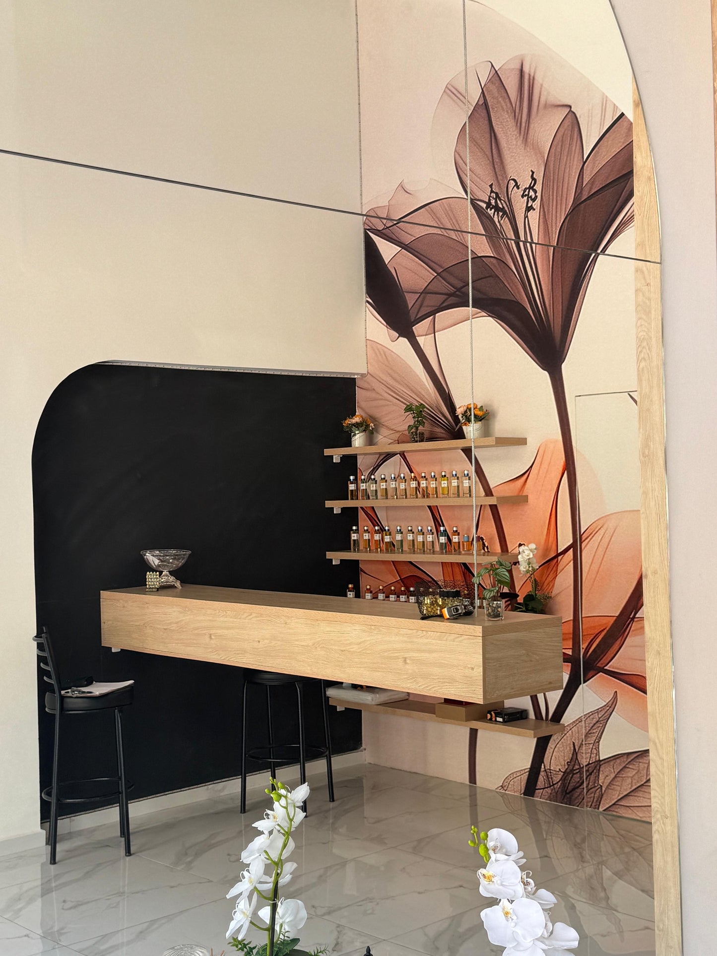 Ovia Wall Art for perfume shop