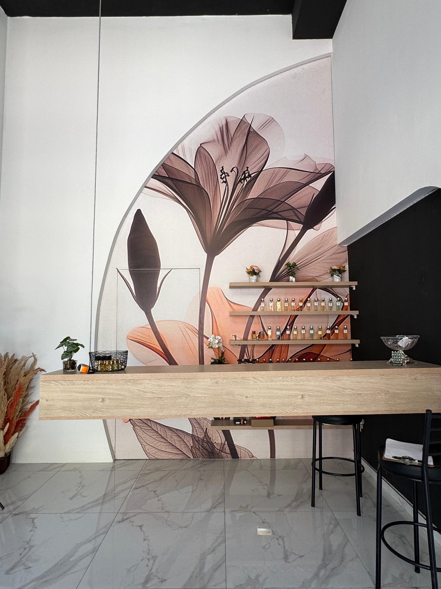 Ovia Wall Art for perfume shop